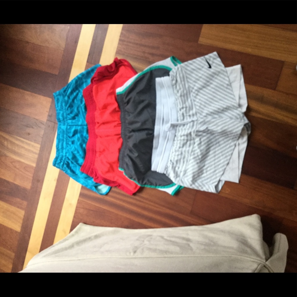 4 pair Nike/Underarmour shorts